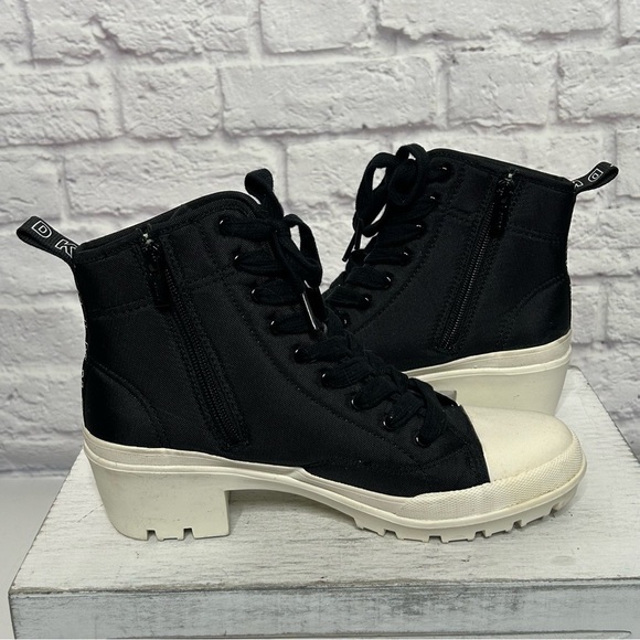 DKNY Womens Pandie Platform Lug Sole Booties - Picture 11 of 16